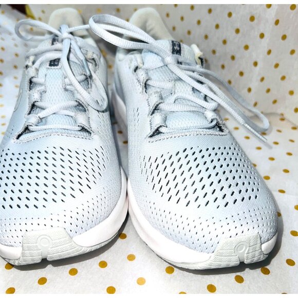 Under Armour Womens Charged Escape 3 Sneakers 11 Light Gray Breathable Mesh - Picture 3 of 7
